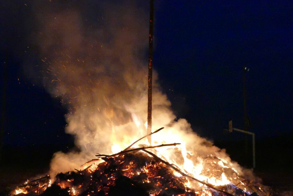 Osterfeuer 23