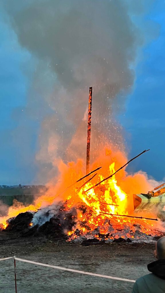 Osterfeuer 9